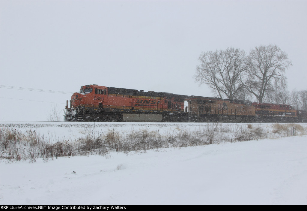 BNSF 5880 UP 2566